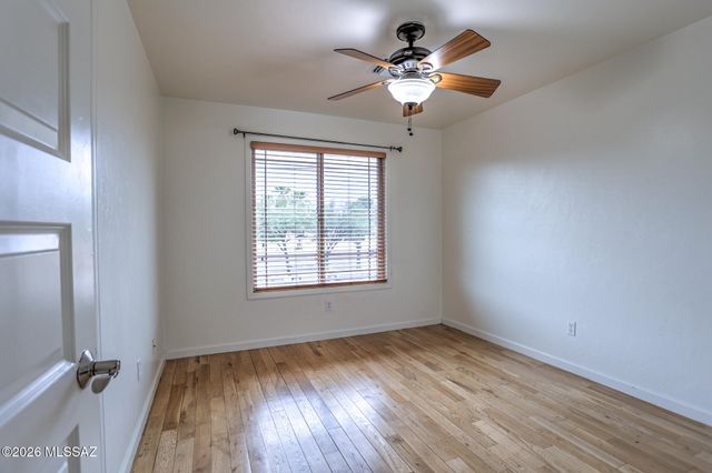 70 S Placita Colonia Solana, Tucson, AZ 85716