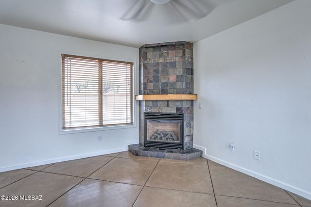 70 S Placita Colonia Solana, Tucson, AZ 85716