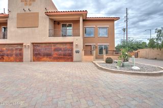 70 S Placita Colonia Solana, Tucson, AZ 85716
