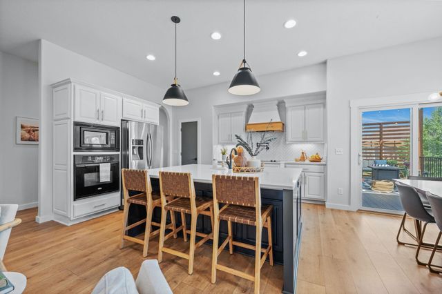 202 S City View St, Wichita, KS 67235