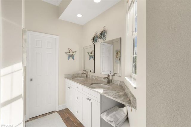 418 Panay AVE, Naples, FL 34113