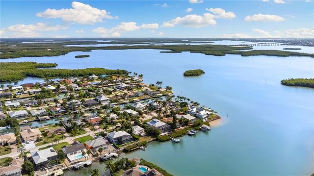 418 Panay AVE, Naples, FL 34113