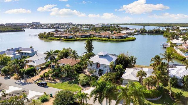 418 Panay AVE, Naples, FL 34113