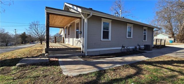 1024 Walnut Avenue, Osawatomie, KS 66064