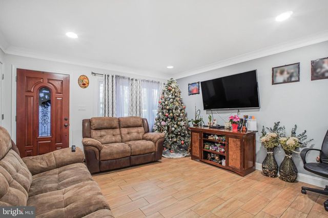 8227 FRYE RD, Alexandria, VA 22309