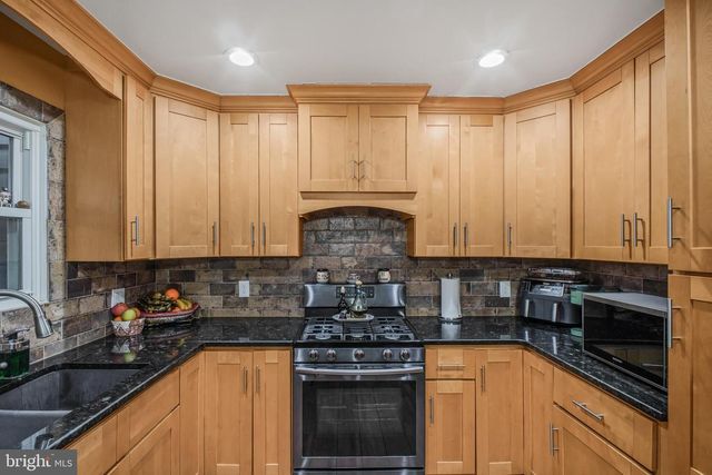 8227 FRYE RD, Alexandria, VA 22309