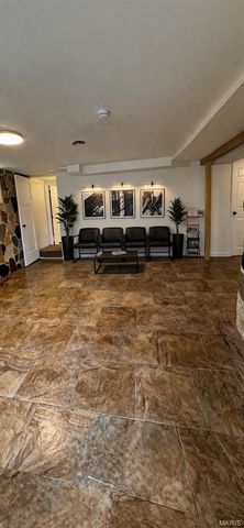 2830 Hampton Avenue, St Louis, MO 63139