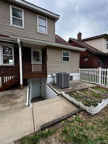 2830 Hampton Avenue, St Louis, MO 63139