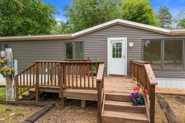 N1032 COUNTY ROAD EE, Redgranite, WI 54970