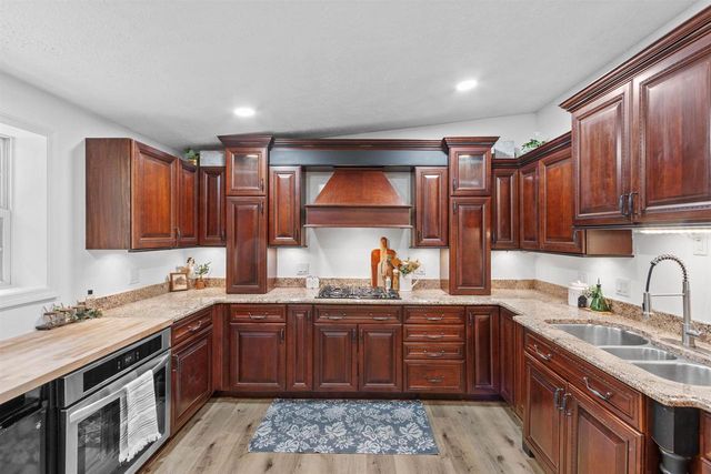 N1032 COUNTY ROAD EE, Redgranite, WI 54970