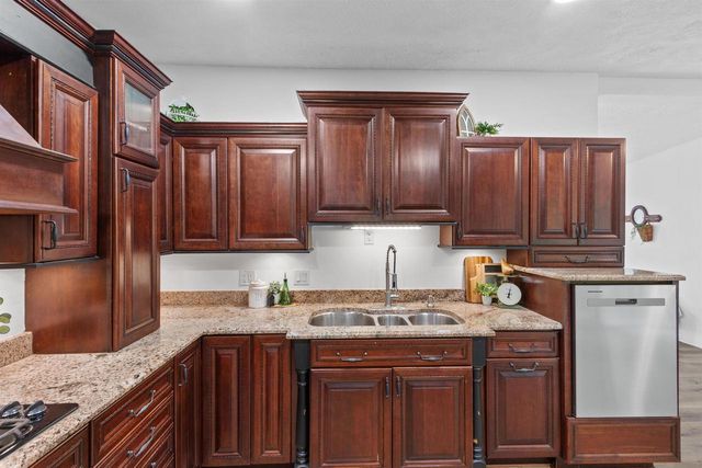 N1032 COUNTY ROAD EE, Redgranite, WI 54970