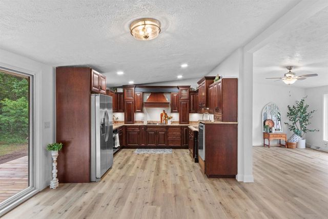 N1032 COUNTY ROAD EE, Redgranite, WI 54970