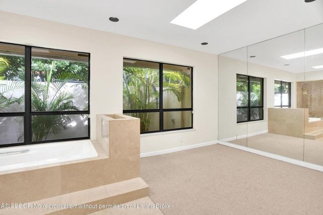 2812 Embassy Drive, West Palm Beach, FL 33401