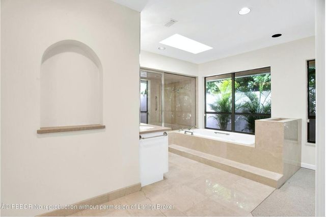 2812 Embassy Drive, West Palm Beach, FL 33401