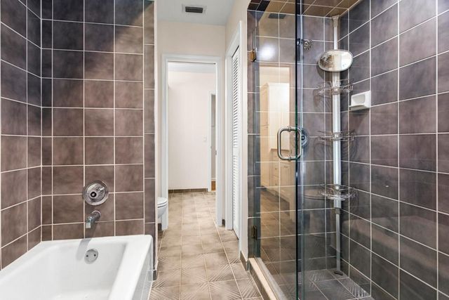 2812 Embassy Drive, West Palm Beach, FL 33401