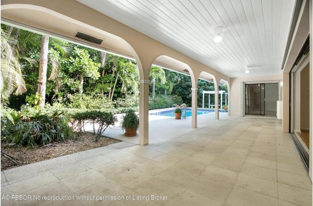 2812 Embassy Drive, West Palm Beach, FL 33401