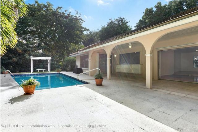 2812 Embassy Drive, West Palm Beach, FL 33401