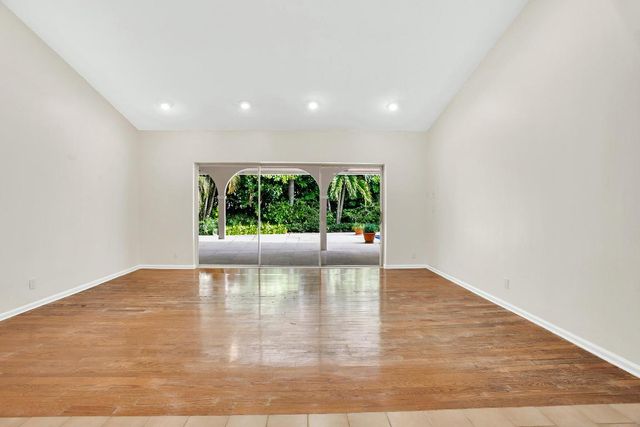 2812 Embassy Drive, West Palm Beach, FL 33401