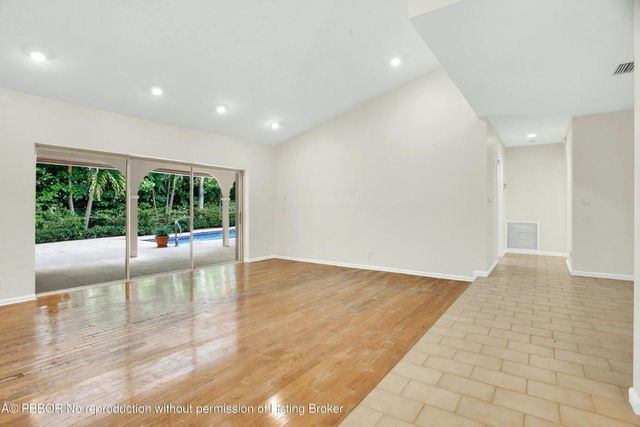 2812 Embassy Drive, West Palm Beach, FL 33401