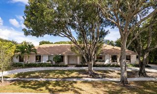 2812 Embassy Drive, West Palm Beach, FL 33401