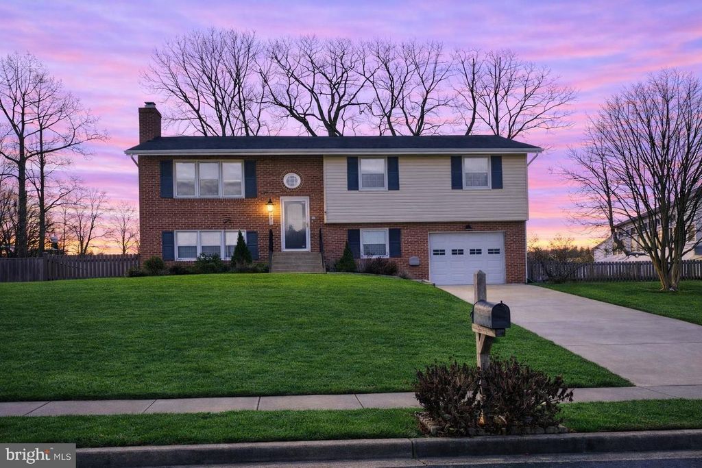 14821 WOOD HOME RD, Centreville, VA 20120