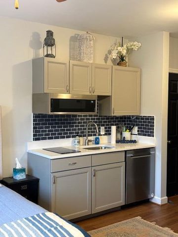 1273 Graves Harbor Trl Apt 3403, Huddleston, VA 24104