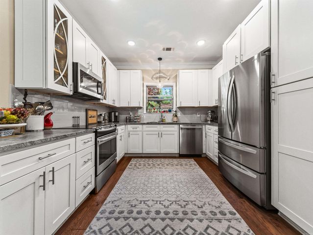 26 Burgos Way, Hot Springs Village, AR 71909