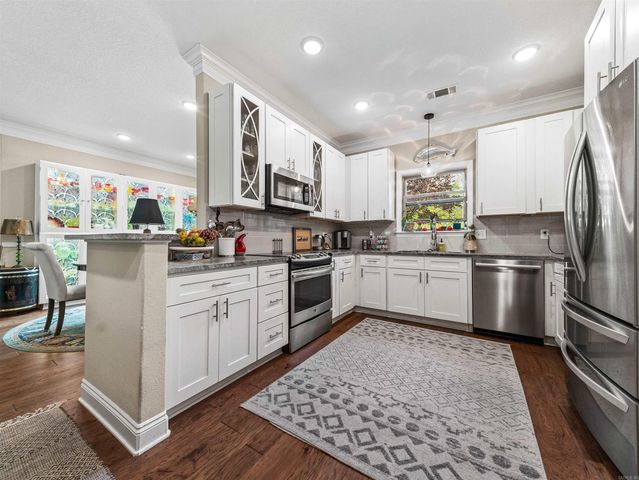 26 Burgos Way, Hot Springs Village, AR 71909