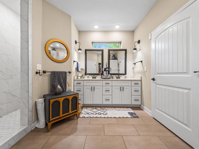 26 Burgos Way, Hot Springs Village, AR 71909