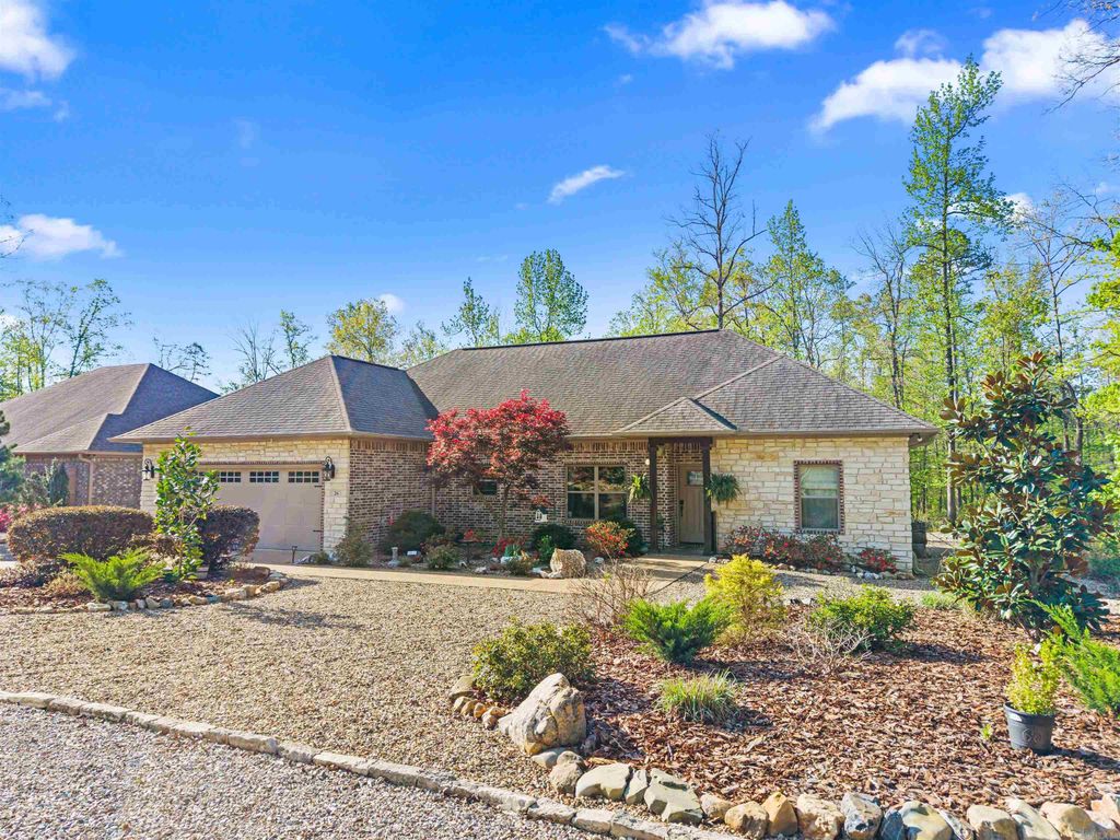 26 Burgos Way, Hot Springs Village, AR 71909