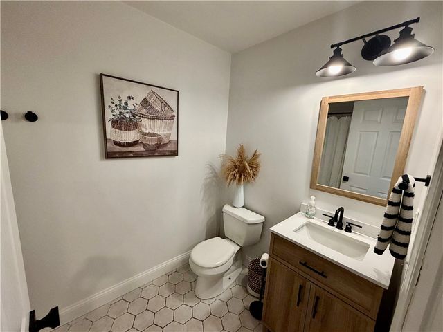 608 Wordens Pond Road, South Kingstown, RI 02879