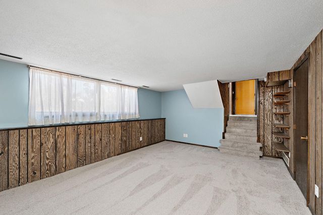 4221 Edgemont Street, Vadnais Heights, MN 55127