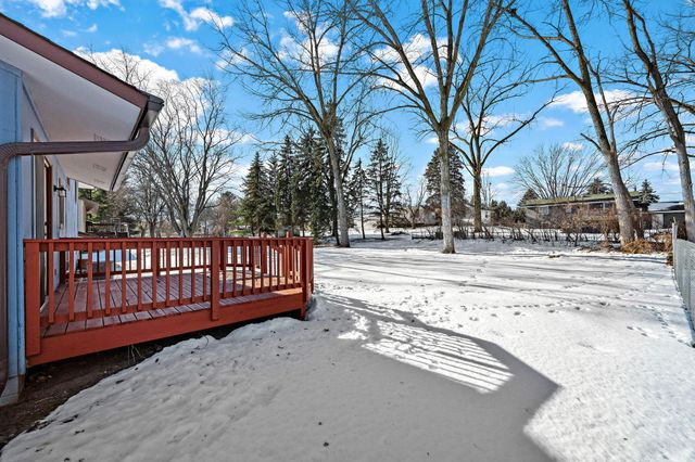 4221 Edgemont Street, Vadnais Heights, MN 55127