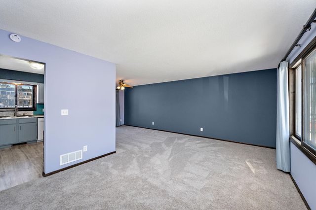 4221 Edgemont Street, Vadnais Heights, MN 55127