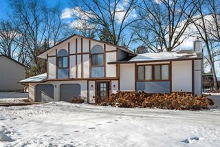 4221 Edgemont Street, Vadnais Heights, MN 55127