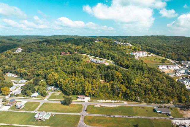 1 Tara Point Drive, Grafton, IL 62037