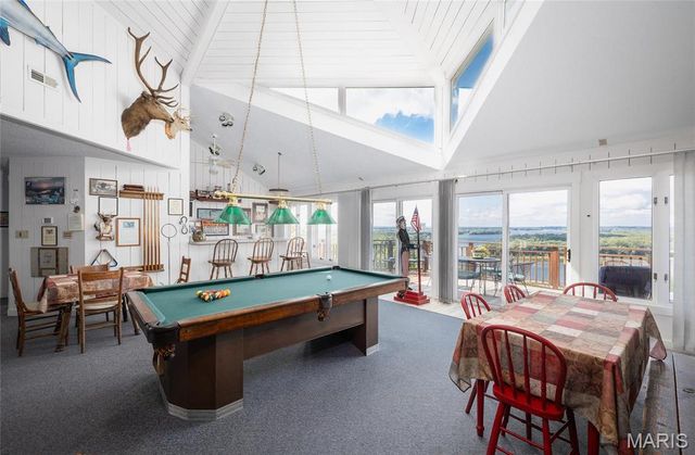 1 Tara Point Drive, Grafton, IL 62037