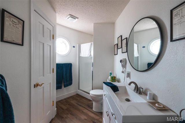 1 Tara Point Drive, Grafton, IL 62037