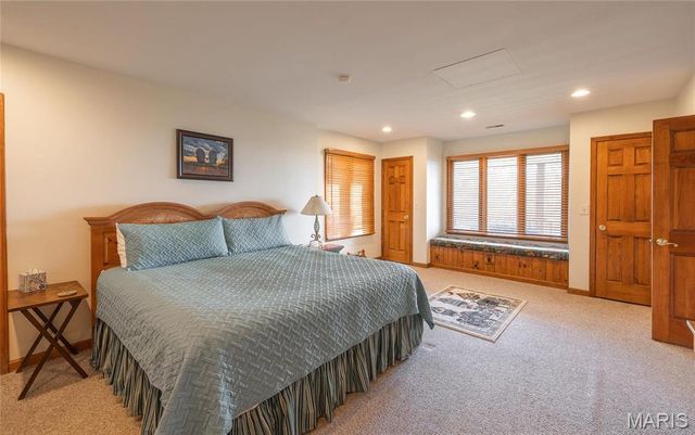 1 Tara Point Drive, Grafton, IL 62037