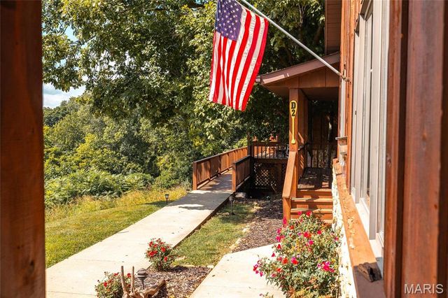 1 Tara Point Drive, Grafton, IL 62037