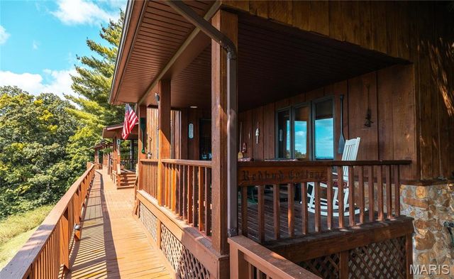 1 Tara Point Drive, Grafton, IL 62037