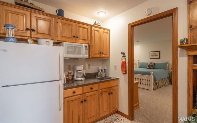 1 Tara Point Drive, Grafton, IL 62037