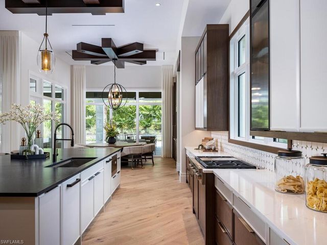 799 Cassena RD, Naples, FL 34108