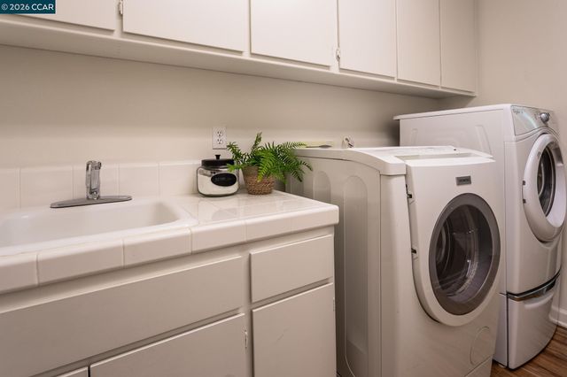 7592 Meadow Ct, Dublin, CA 94568