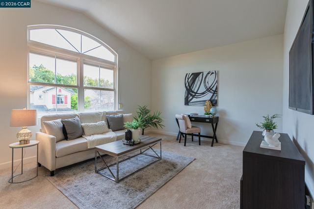 7592 Meadow Ct, Dublin, CA 94568