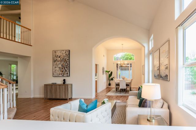 7592 Meadow Ct, Dublin, CA 94568