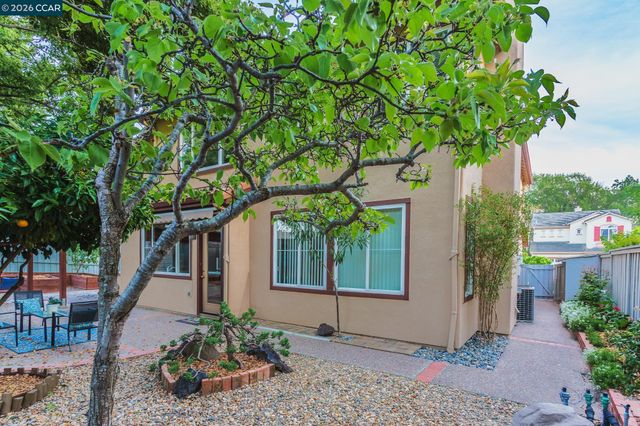 7592 Meadow Ct, Dublin, CA 94568