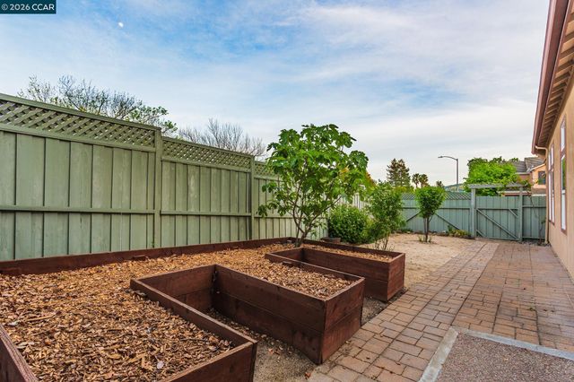 7592 Meadow Ct, Dublin, CA 94568