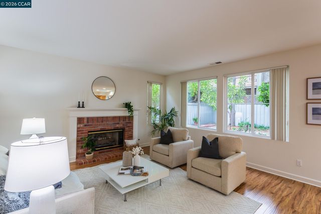 7592 Meadow Ct, Dublin, CA 94568