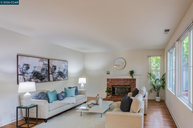 7592 Meadow Ct, Dublin, CA 94568